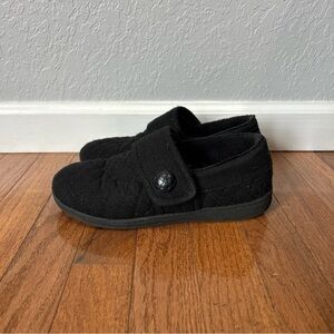 Vionic Jackie slippers house shoes quilted flannel clogs women’s size 7 black